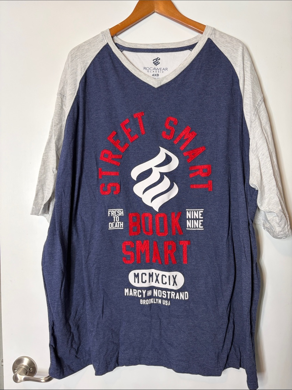 Rocawear Shirt Men 4XB Graphic Street Smart Book Smart  Raglan Graphic Tee